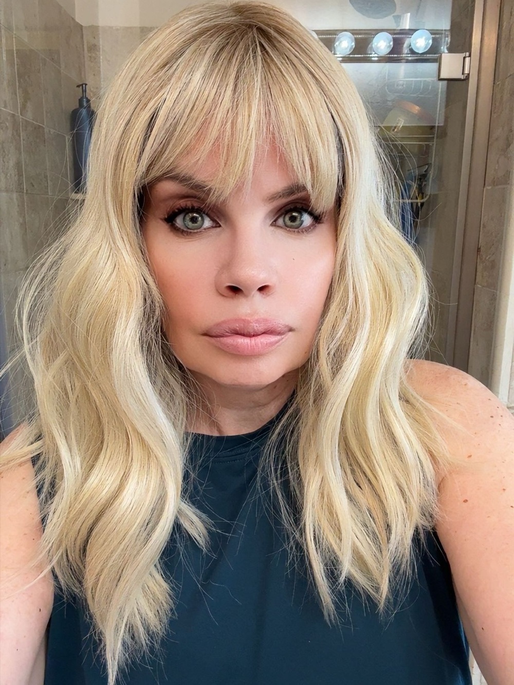 Blonde wig with bangs